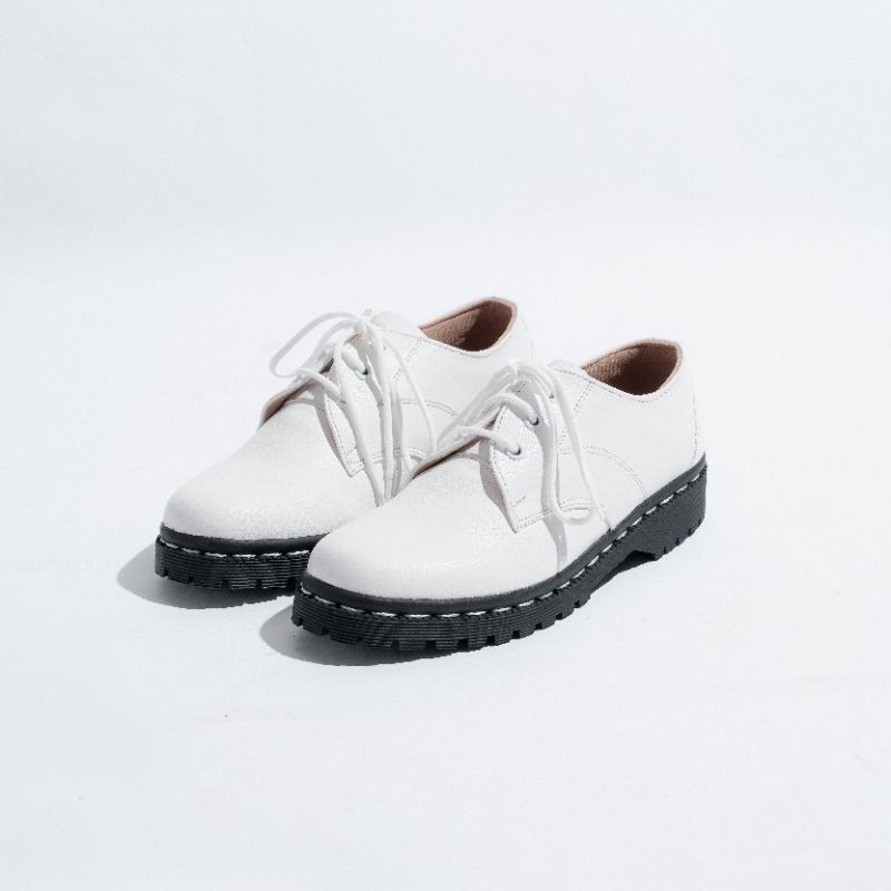 Sepatu Sneakers Wanita VIA SHOES WHITE Like Project