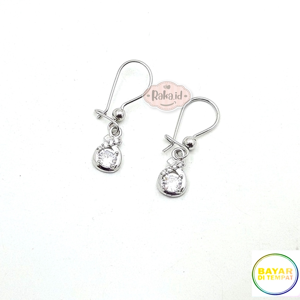 Anting Clip / Klip Motif Lonjong Gigi 4 Perhiasan Aksesoris Wanita 1123