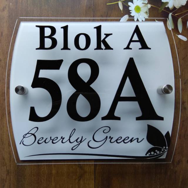 

Nomor rumah 30x25 tulisan timbul cutting akrilik