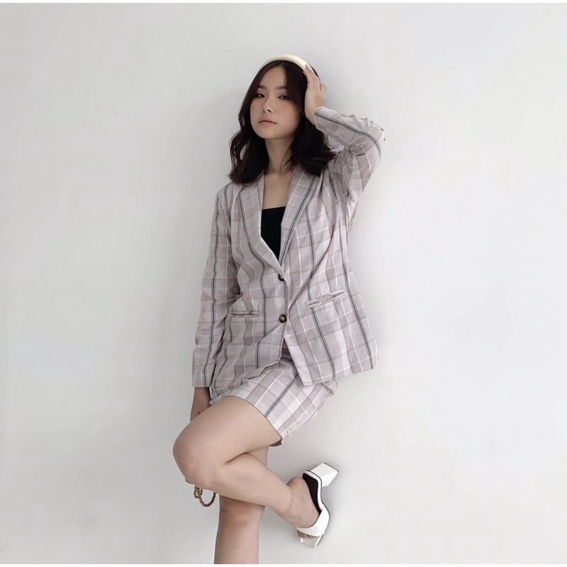 LARA PLAID LINEN BLAZER 2 IN 1 SET ( BLAZER DAN ROK SEVAN KANTORAN ) SETELAN FORMAL KANTOR - PAKAIAN WANITA - BLAZER KOREA KOTAK KOTAK