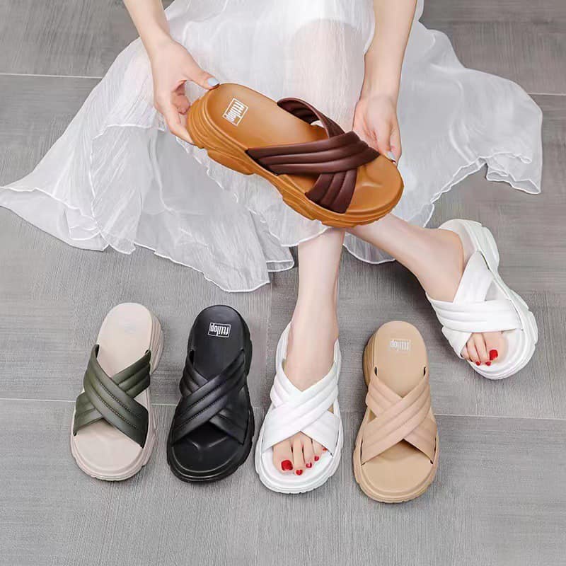 Sandal Wanita Wedges Silang Tinggi 5cm Size 36 - 40 Casual Sendal Cewek Platform 37 38 39 untuk Jalan Pergi Santai Slop Warna Black Hitam Rumahan Selop Rumah Premium Original Sara Sara Kekinian Terbaru Shoes ORI Mall Official StoreS