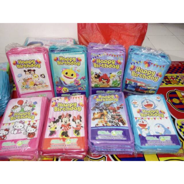 

Tas ultah karakter