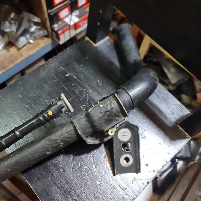 Corong Tangki Pengisian Bensin Nissan Livina Original