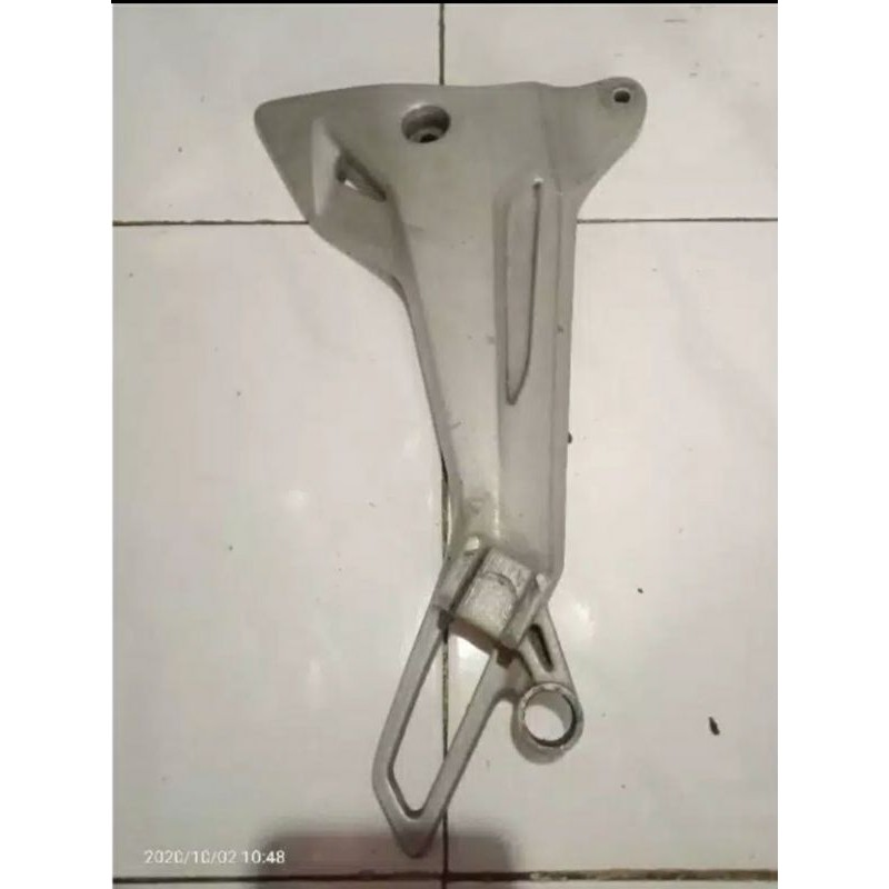 Footstep Foot Step Postep Belakang Kanan Supra X 125 Lama Old Original