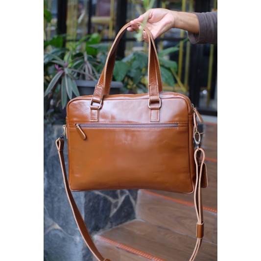 Tas Laptop Aira Bag Jogja Kulit Sapi Asli 14 Inchi Bahan Pull Up Leather Terbaru Kain Lurik Tradisional Tali Panjang Adjustable Kekinian Original