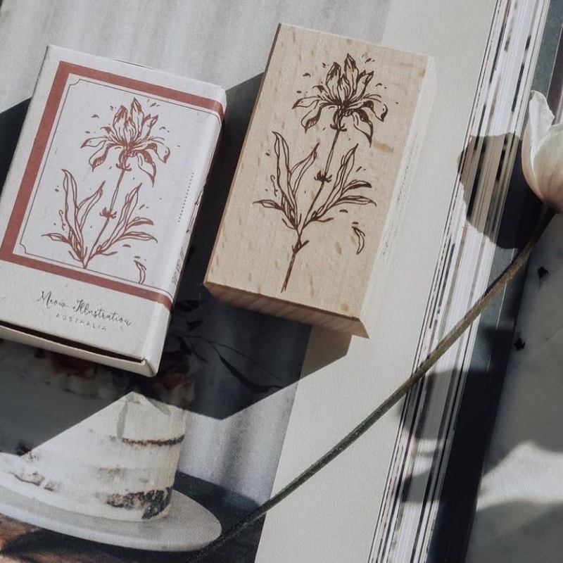 

Meow Illustration Botanic Iris Rubber Stamp
