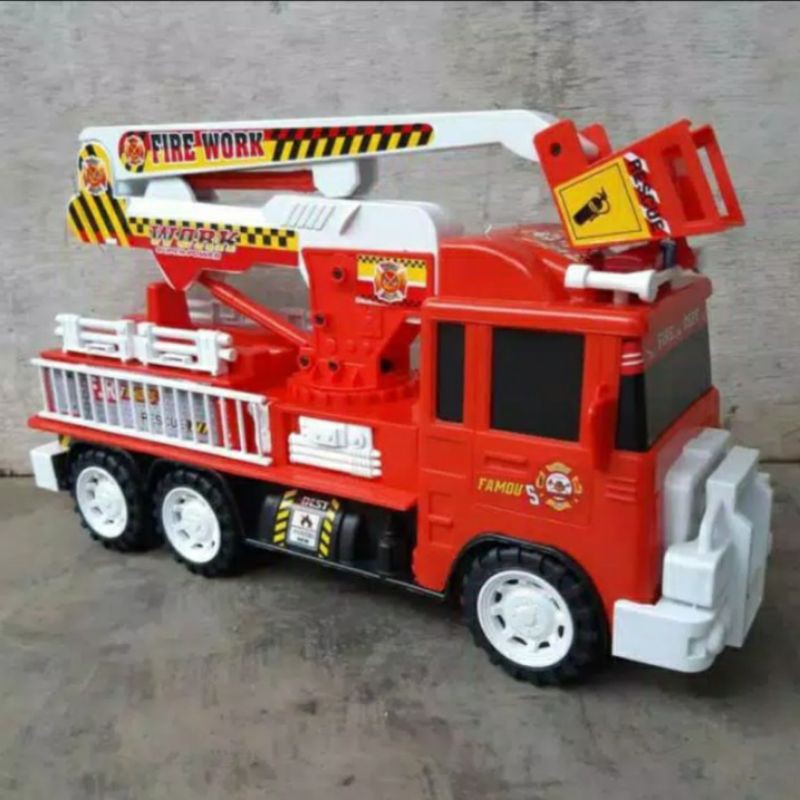 MAINAN MOBIL PEMADAM BESAR FRICTION