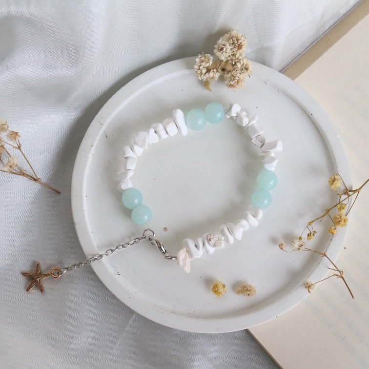 Gelang / Bracelet Sea Water / Fashion / Korea Style / Simple / Cantik / Unik / Etnik / Natural / Gelang Sahabat Persahabatan / Wanita Vintage / Biru Muda / Batu Putih / Aksesoris Asesoris / Perhiasan Unik Cantik Anggun