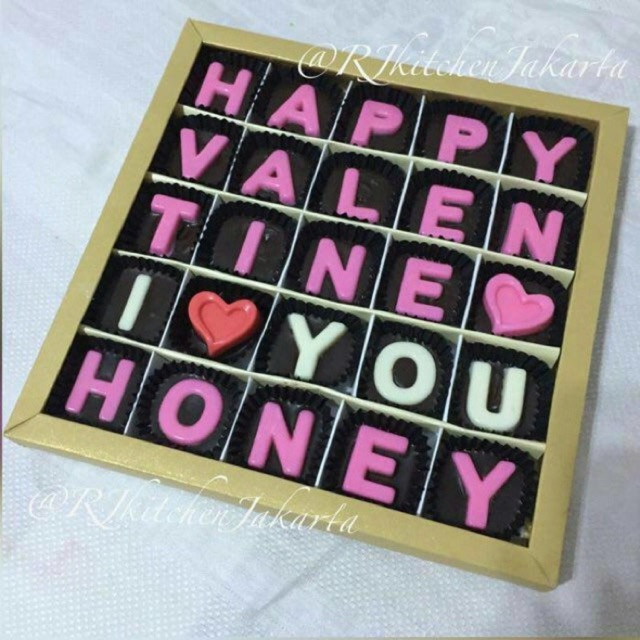 

Chocolate Valentine, anniversary, birthday huruf bisa request