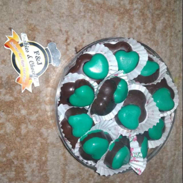 

Coklat isi stawberry