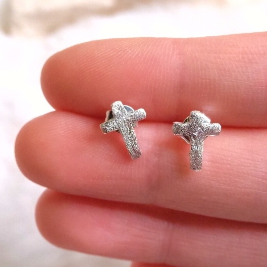 Anting Cewe Salib - Giwang Salib - Cross Earrings - Anting Tusuk Wanita Simple Bentuk Salib Perak S9