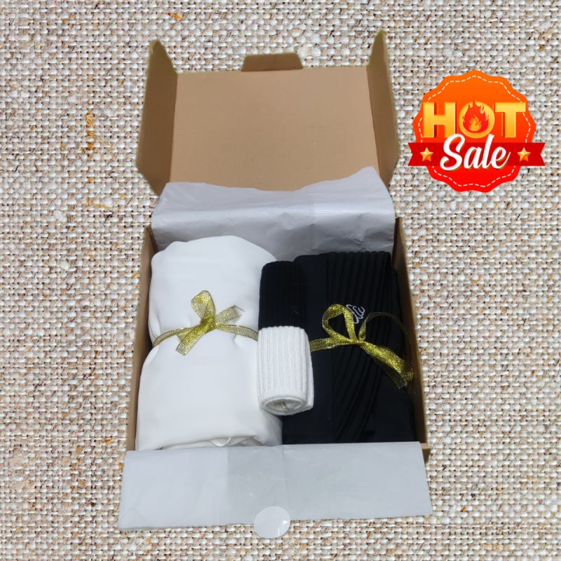 

Paket hampers Hijab Syari untuk kado orang pergi haji, umroh atau kado ulang tahun