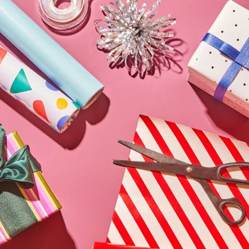 

Tambahan kartu ucapan dan kertas kado