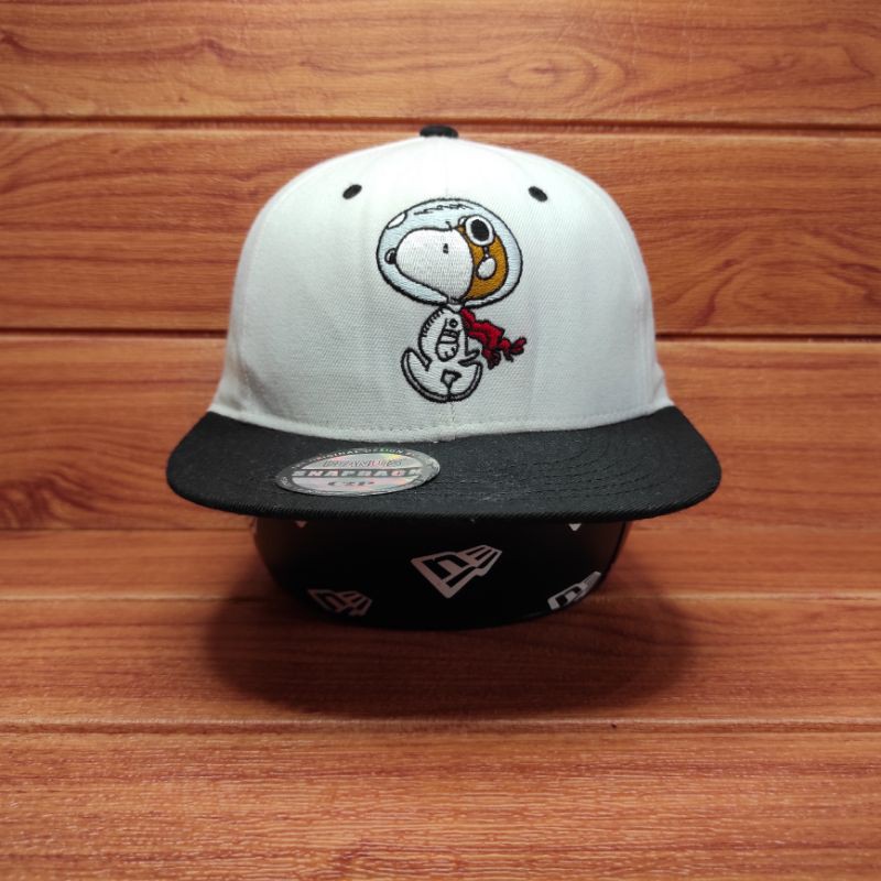 TOPI SNOOPY PEANUT SECOND