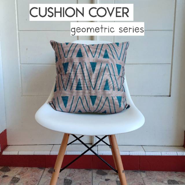 Cushion Cover/Sarban Geometric Series