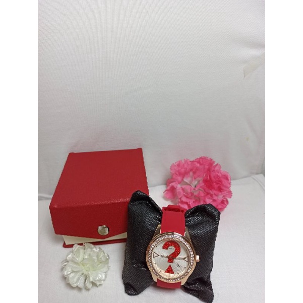 JAM TANGAN WANITA GUESS RUBBER (DILENGKAPI KOTAK MEWAH)
