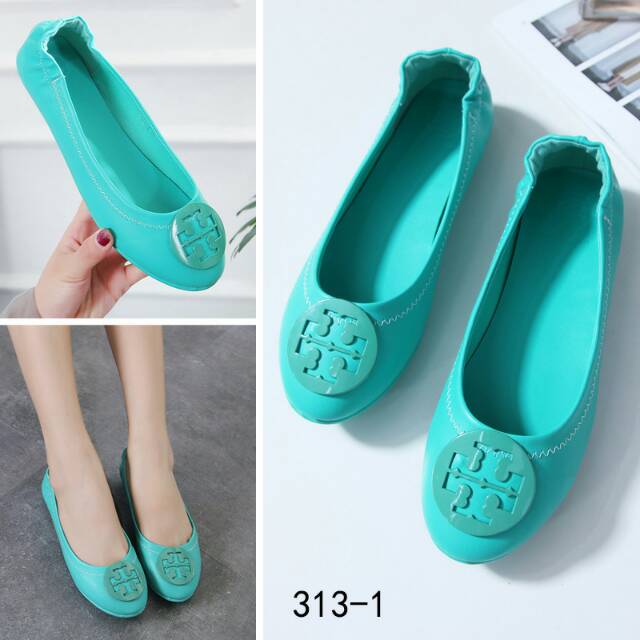 Tory Burch Travel Ballerina Flat Shoes 313-1*
Semi Premium Authentic 
Material: Leather Kulit