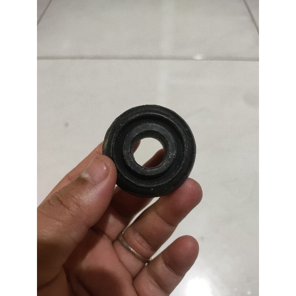 KARET SHOCK BREAKER BELAKANG NISSAN DATSUN GO/DATSUN PANCA