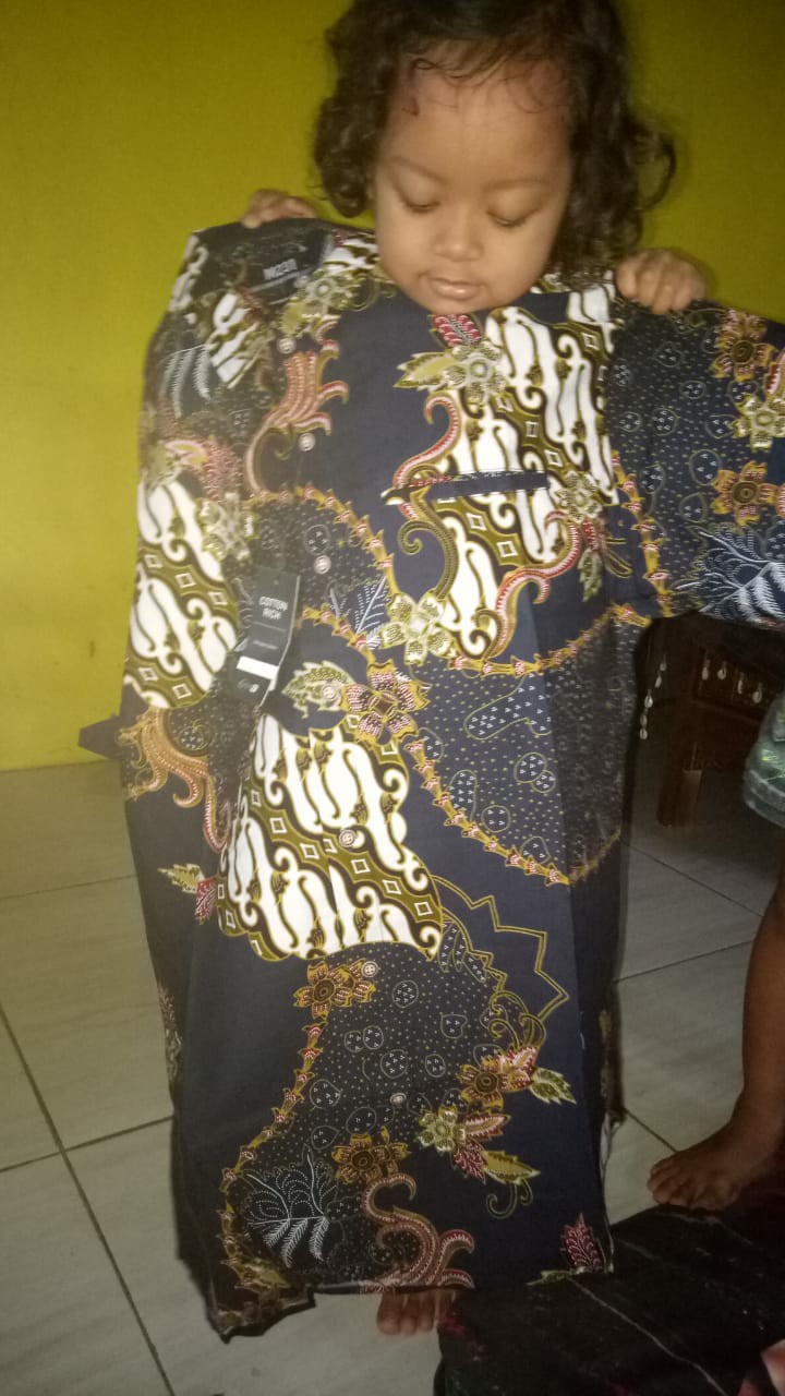 M231 Kemeja Pria Batik Pendek Navy 1748a