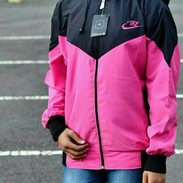 Jaket nike parasut hitam pink