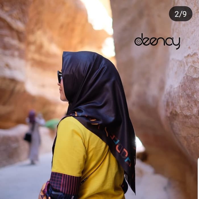Jilbab Voal Ultrafine "Diara Black" Hitam by Deenay