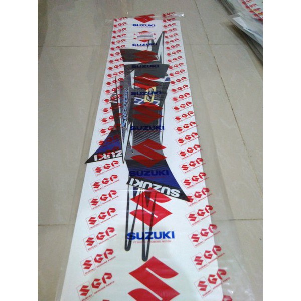 STIKER BODI STRIPING SHOOTER FI HITAM UNGU ORIGINAL SUZUKI