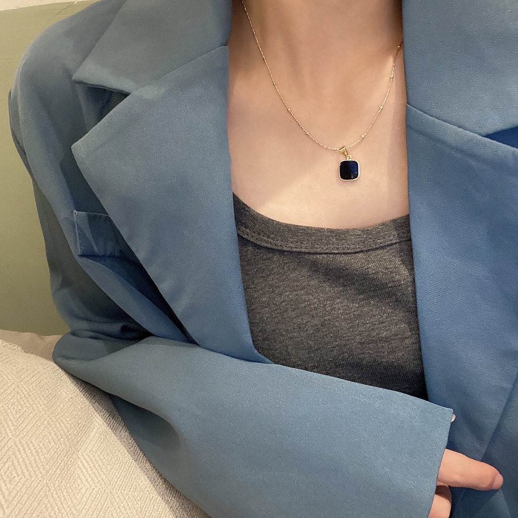Kalung Rantai Dengan Liontin Kotak Warna Hitam Gaya Retro Simpel Untuk Wanita