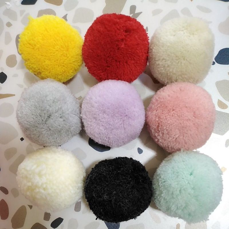 Pompom jumbo halus wol 5 cm per biji