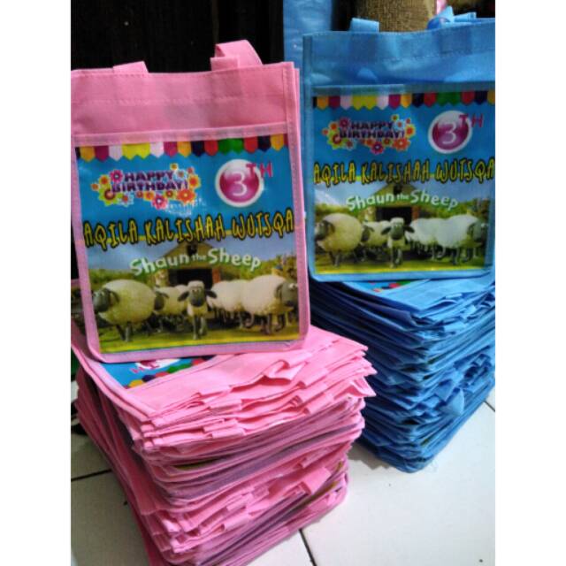 

Tas souvenir ulang tahun