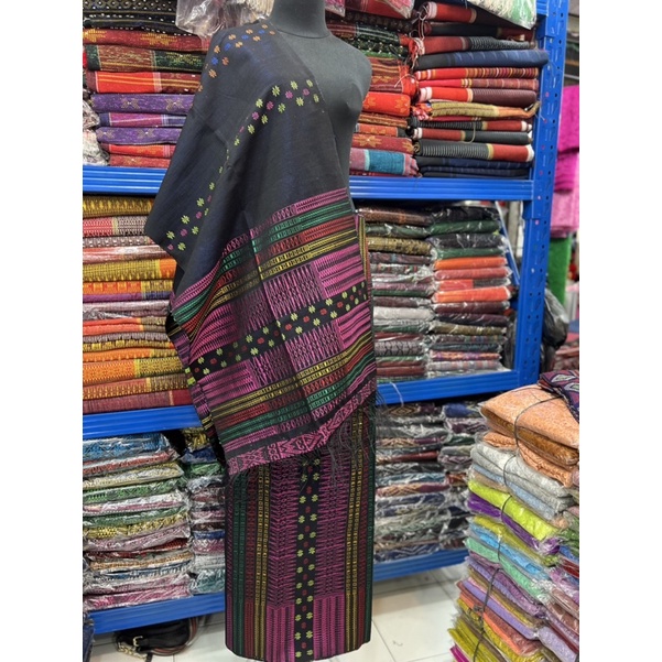 Songket Tarutung Tenun Tangan Asli motif Pucca Bintik dengan sambungan di tengah dengan menggunakan benang 100 asli