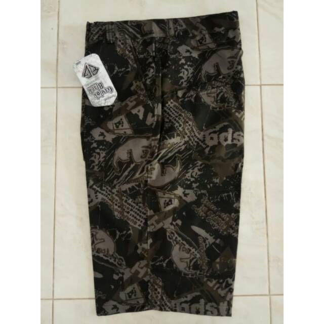 Celana pendek cowok isi 3 pcs