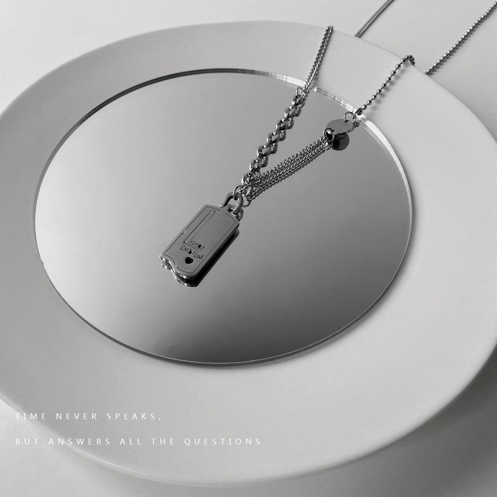 Kepribadian Street titanium baja pelat persegi kalung wanita pribadi hip hop In gaya huruf CINTA lio