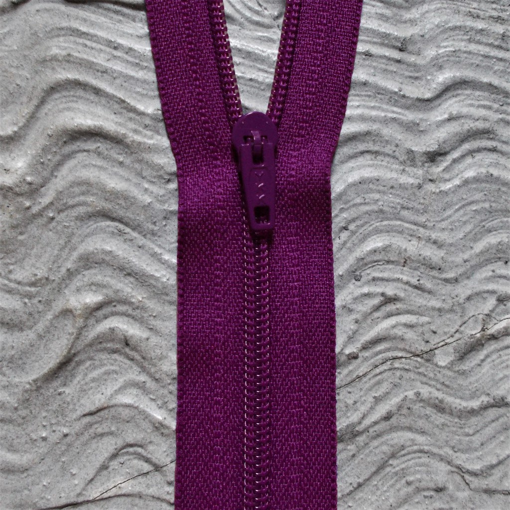 Resleting YKK 40 cm Ungu Tua