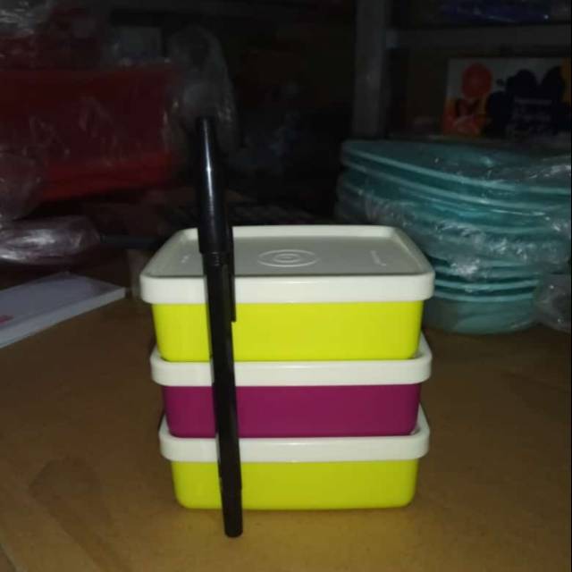 Kotak makan kecil  dapat 3 pcs TUPPERWARE