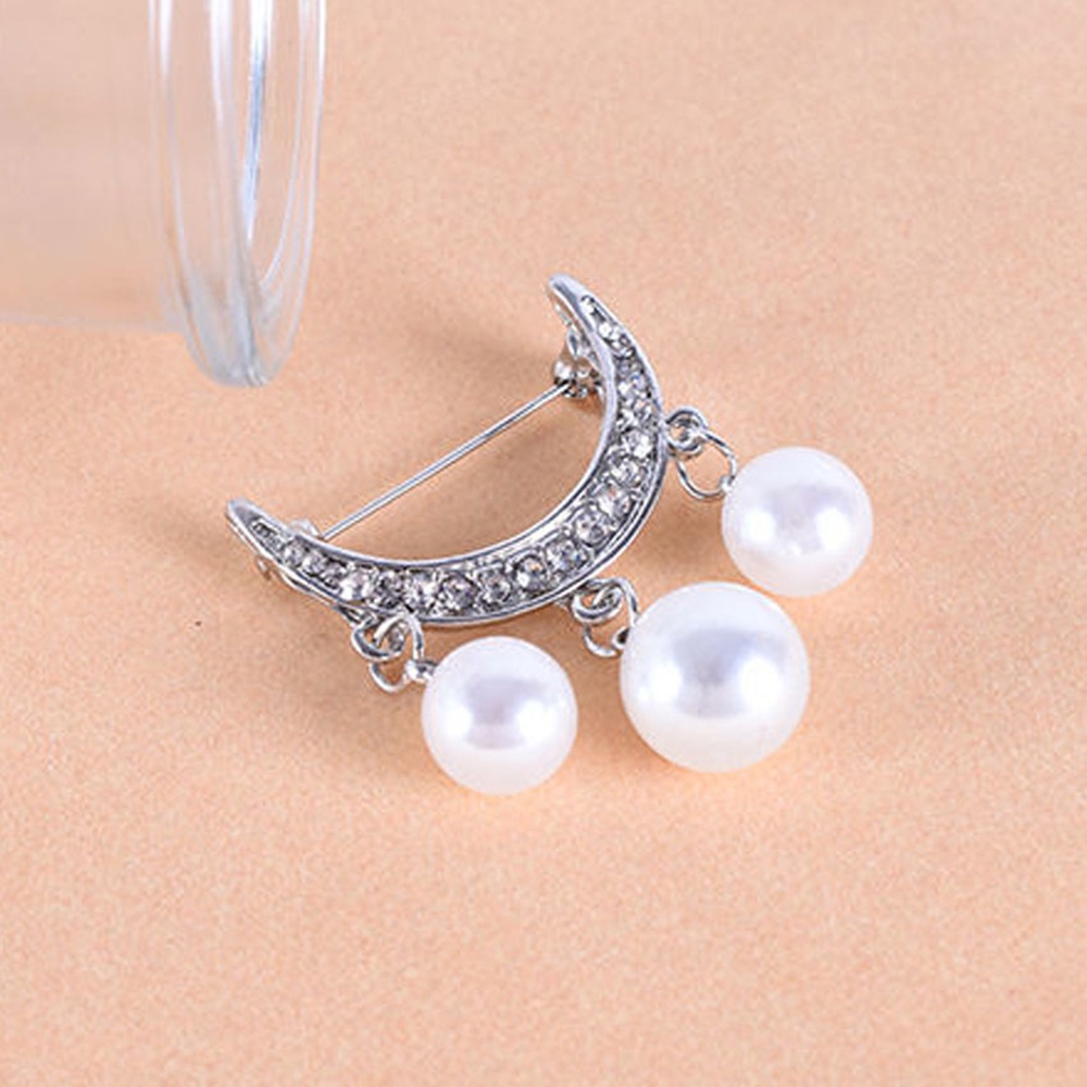 【COD Tangding】Bros Pin Desain Bulan Sabit Aksen Mutiara Berlian Serbaguna Antinaked Gaya Korea Untuk Kardigan