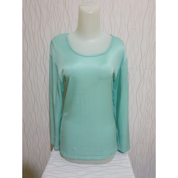 THRIFT ATASAN KAOS WANITA MURAH TEBAL DINGIN