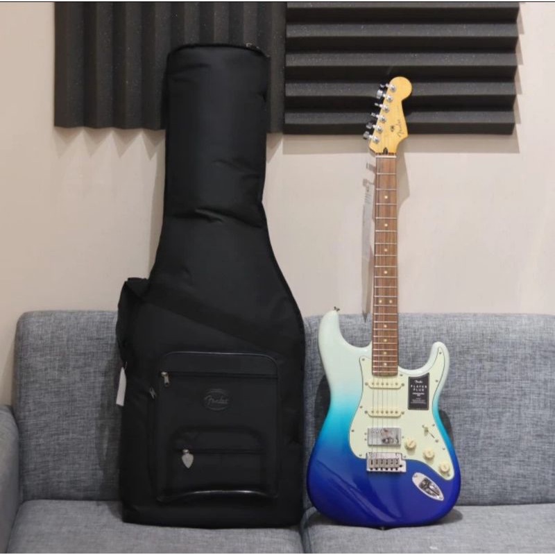 Fender Player Plus Stratocaster HSS Belair Blue - Strato Humbucker
