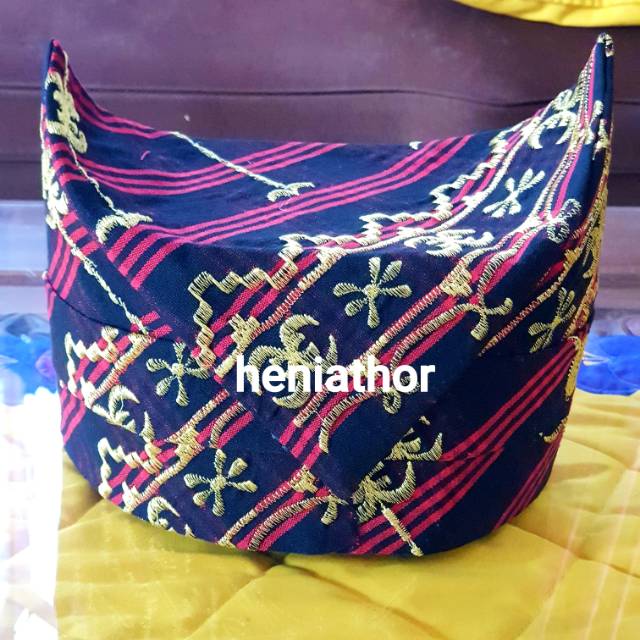 Peci perahu tumpal tinggi 12 cm