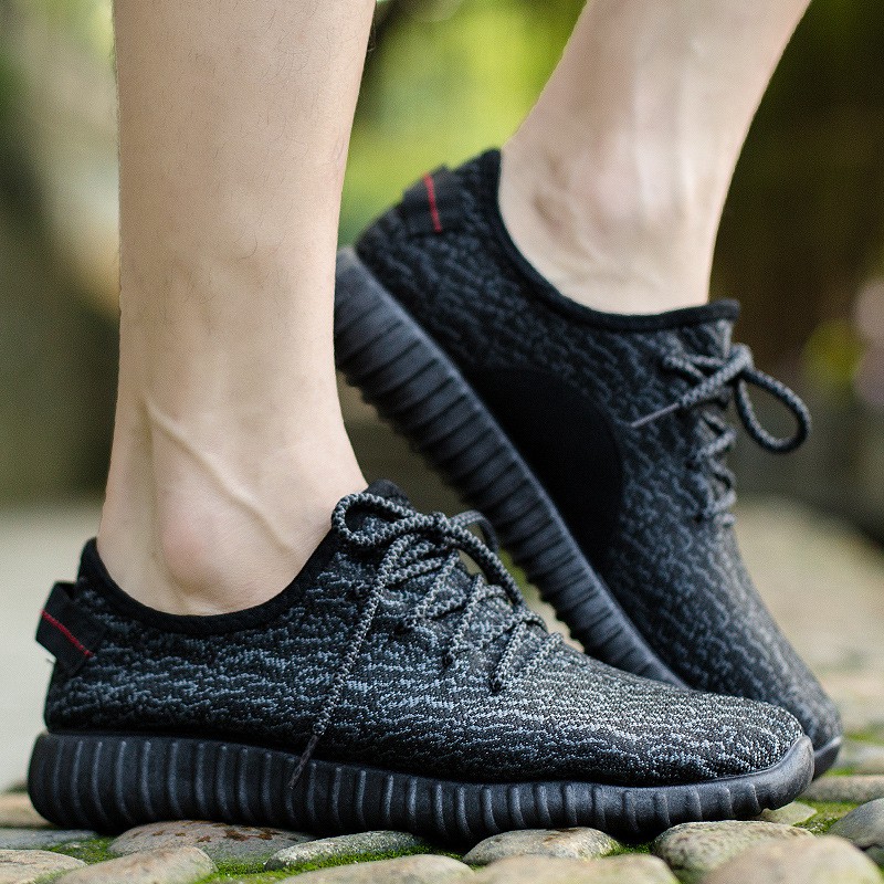 1001 IMPORT SEPATU SNEAKERS PRIA SPORT YEEZY + BOX DAN KAOS KAKI !!!- HITAM