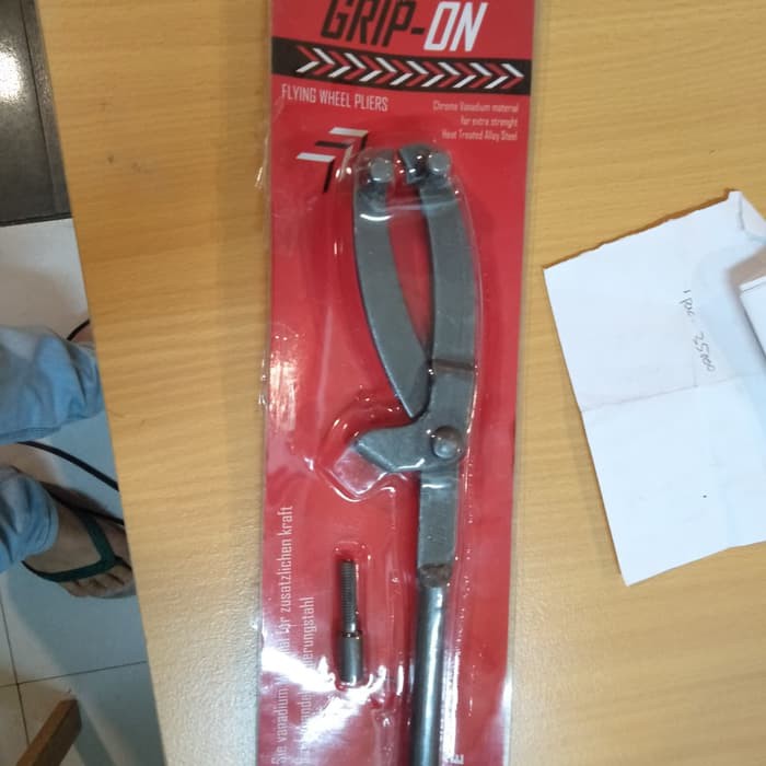 Kunci Grip On CVT Flying Wheel Pliers