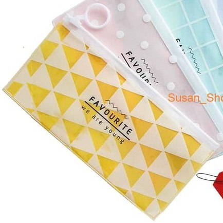 TEMPAT PENSIL TRANSPARAN / TEMPAT PENSIL TRANSPARAN MOTIF / ZIPPER BAG TRANSPARAN-SEGITIGA KUNING