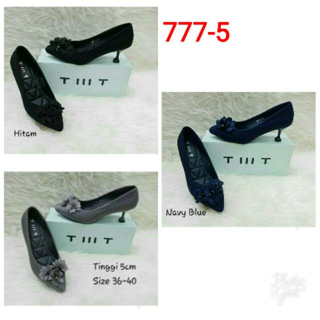 Sepatu heels motif bunga TMT 777-5