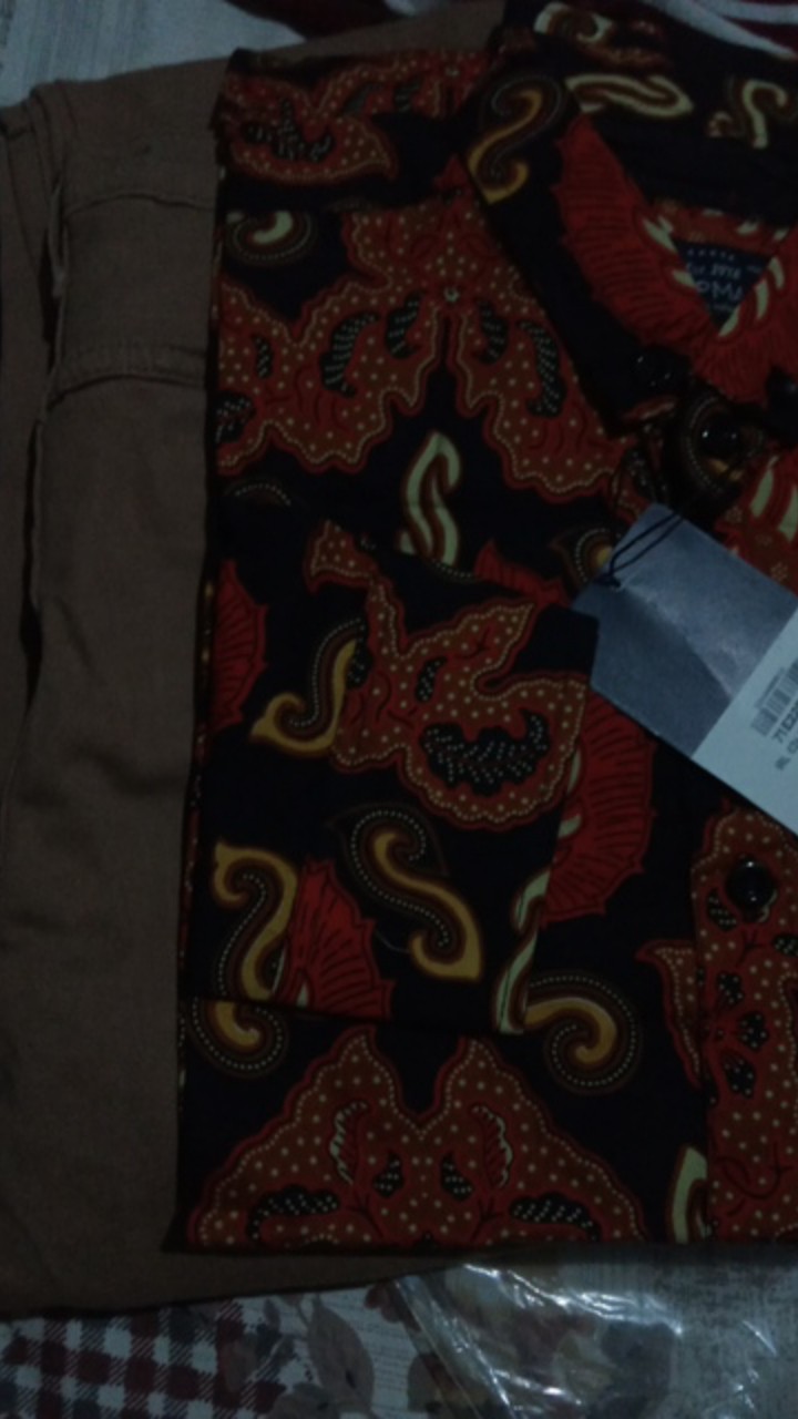 Freypv 7785 Slimfit Long Batik Black Floral Gold  M-xl Kemeja Batik