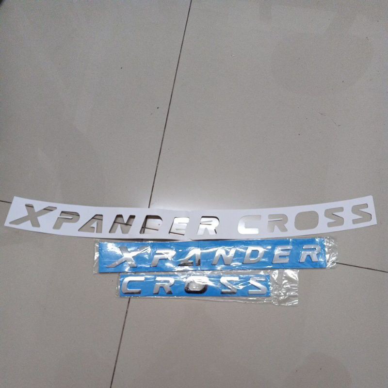 EMBLEM KAP MESIN LOGO TULISAN  XPANDER CROSS