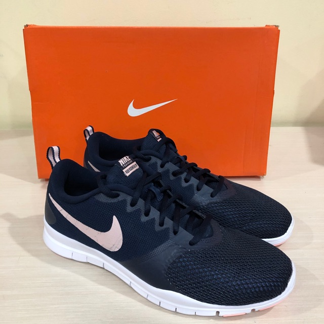 nike flex essential tr