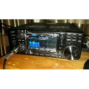 ICOM IC 7300 Terbaik