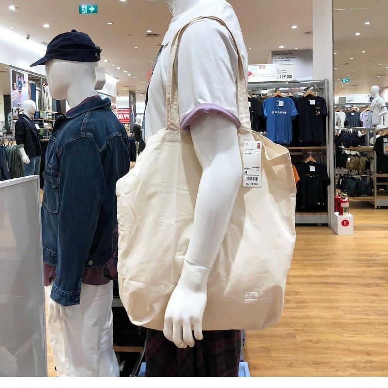 UNIQLO tote bag