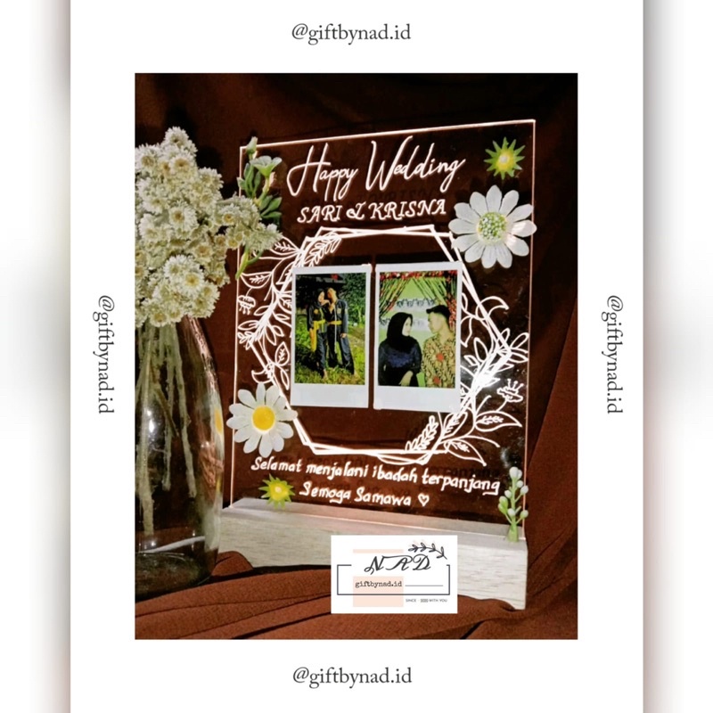 

Akrilik Flower / Kado Wisuda Murah / Kado Anniversary / Kado Ulang Tahun