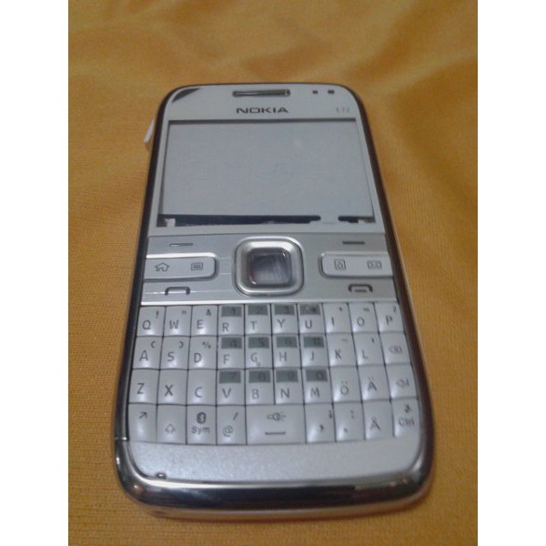 MURAHHH   Casing Kesing Fulset Nokia Qwerty E72 Fullset+Tulang Putih