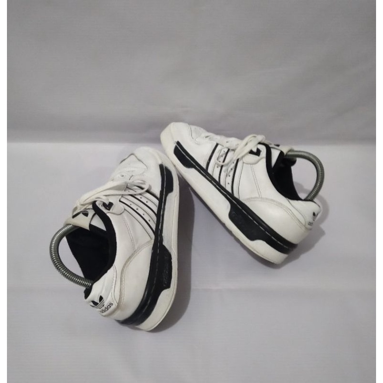 adidas rivalry low 39